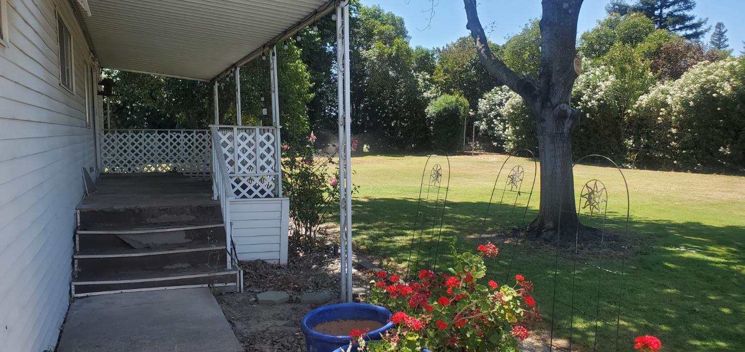 8665 Florin Road, Unit 67 Sacramento, CA 95828 - Photo 13 of 15 Back porch area with view of putting golf course