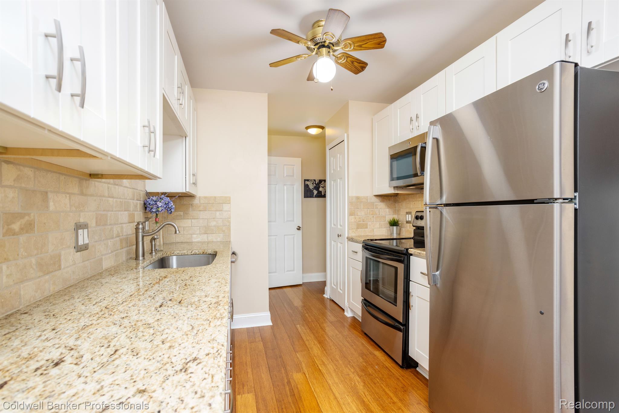 22353 Peach Tree Novi, MI 48375 - Photo 13 of 35 Gallery Image 13