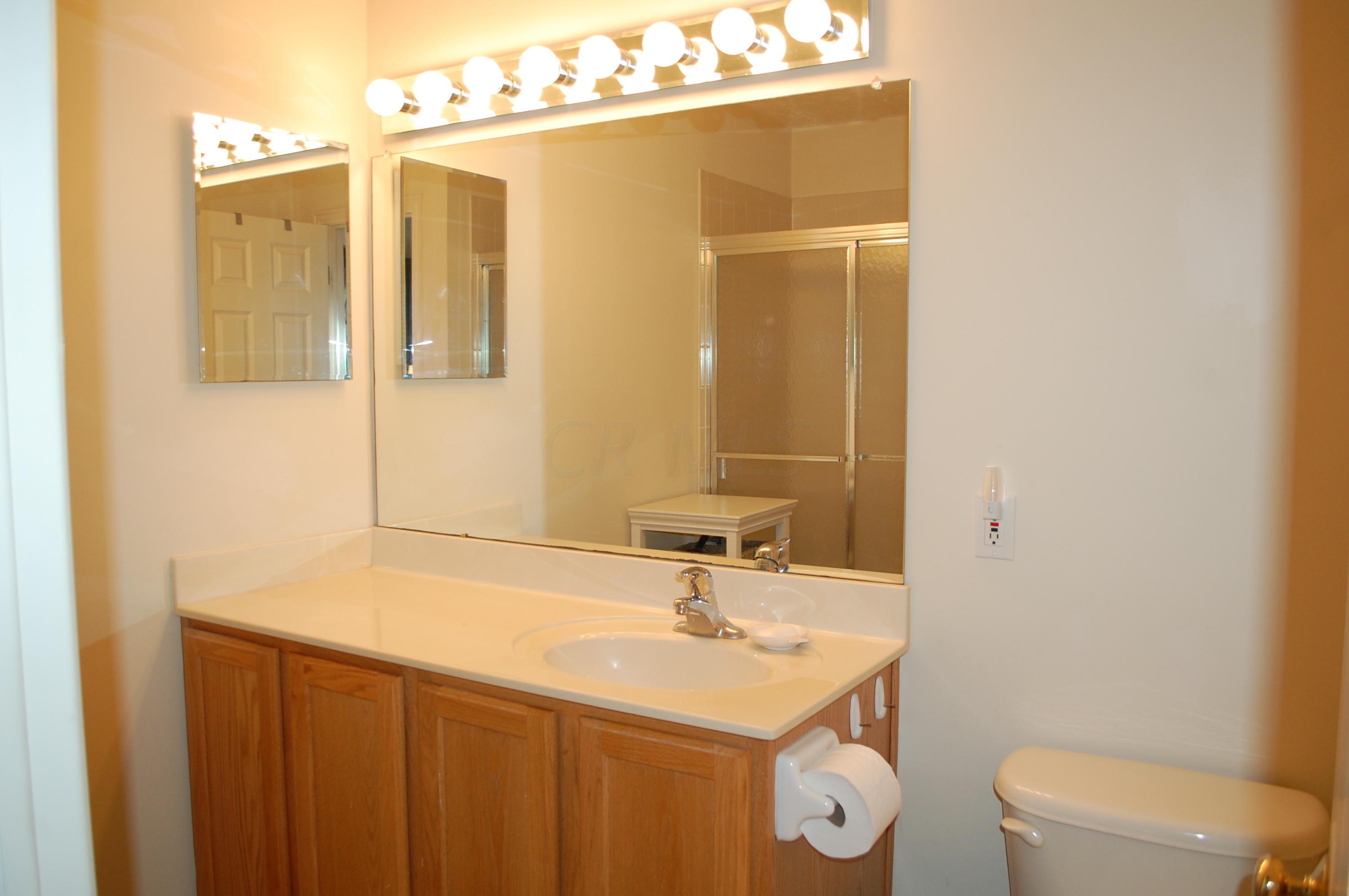 3029 Splitrock Road Columbus, OH 43221 - Photo 19 of 34 Gallery Image 19