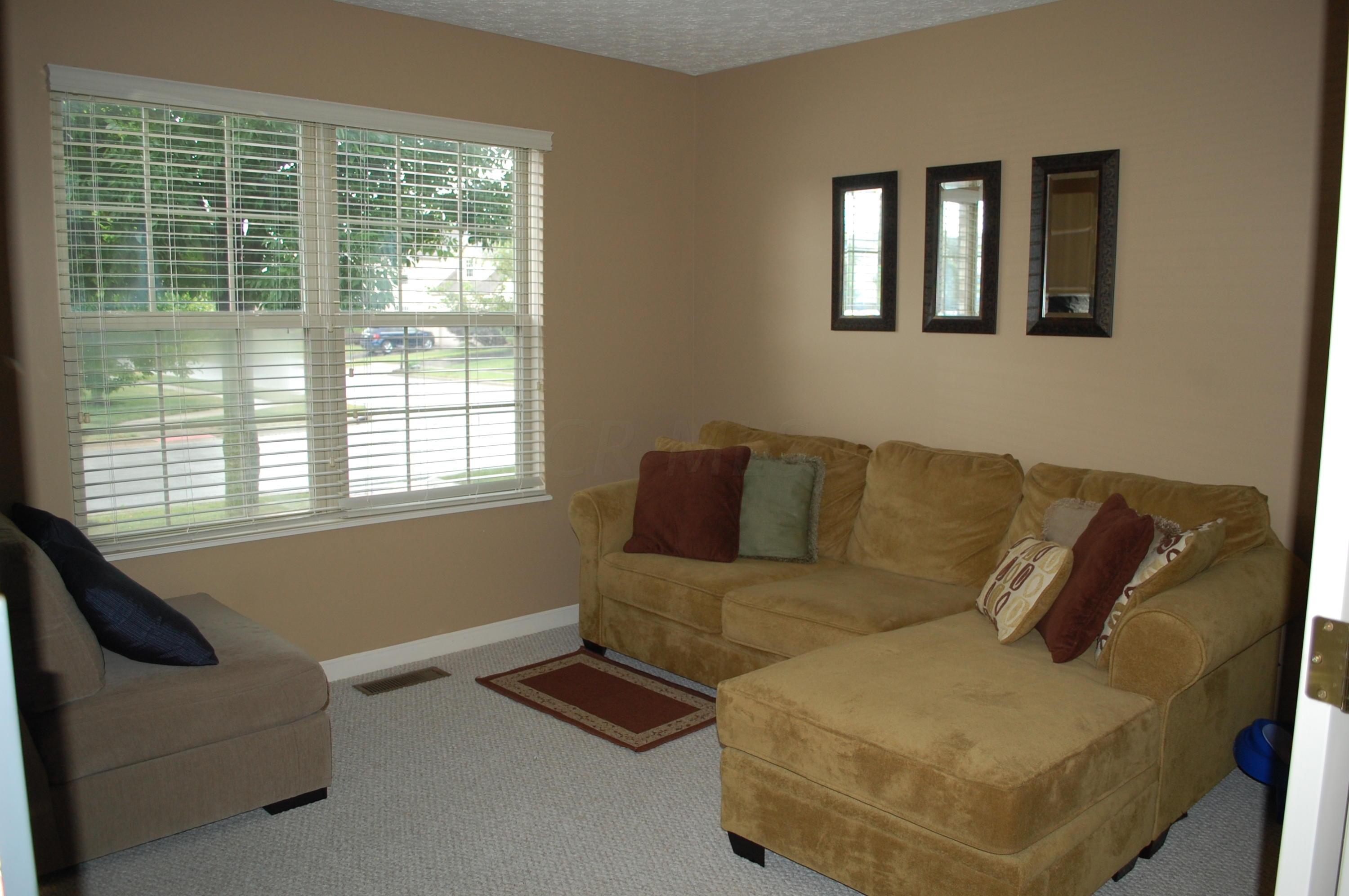 3029 Splitrock Road Columbus, OH 43221 - Photo 6 of 34 Gallery Image 6