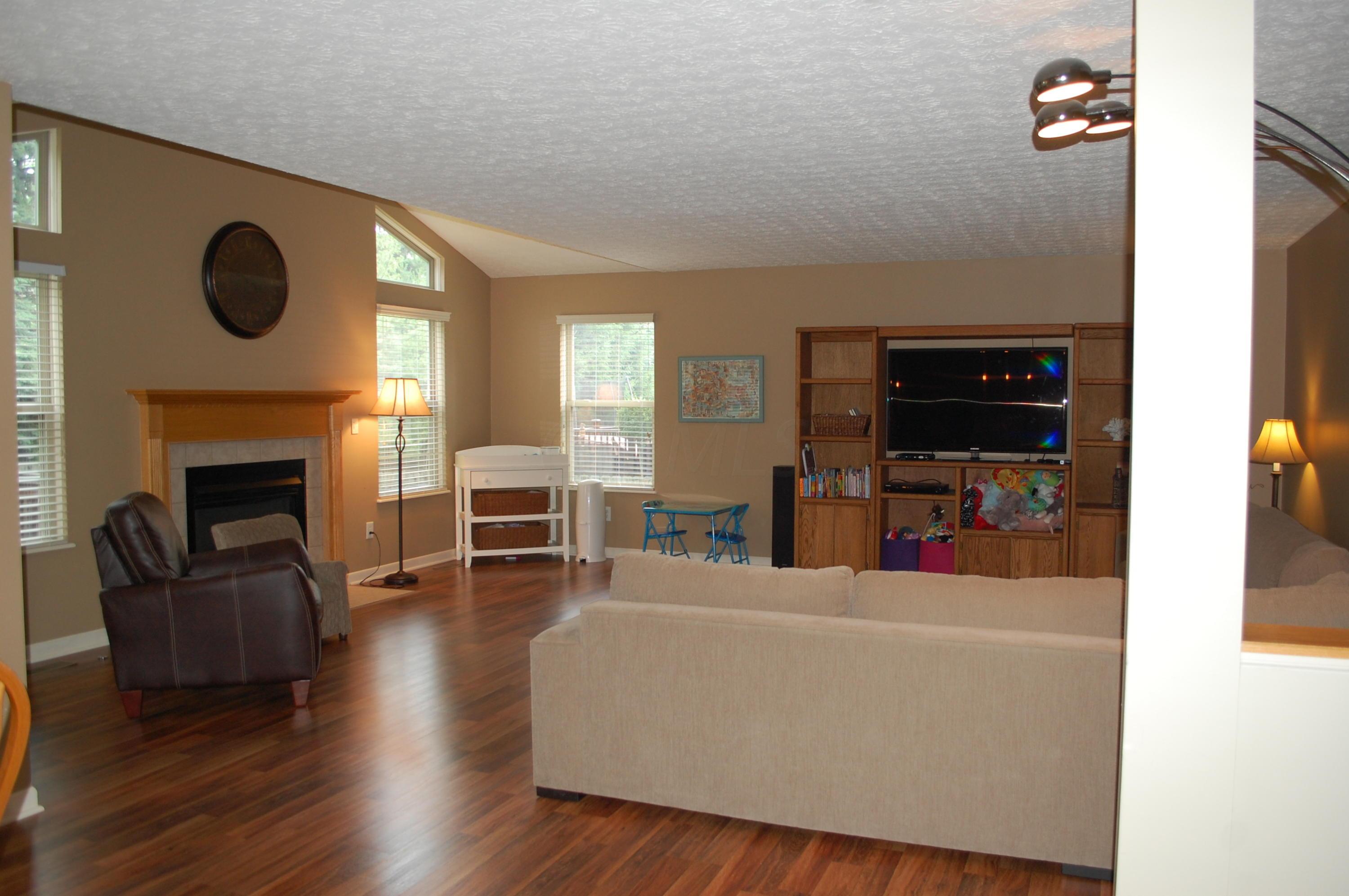 3029 Splitrock Road Columbus, OH 43221 - Photo 8 of 34 Gallery Image 8