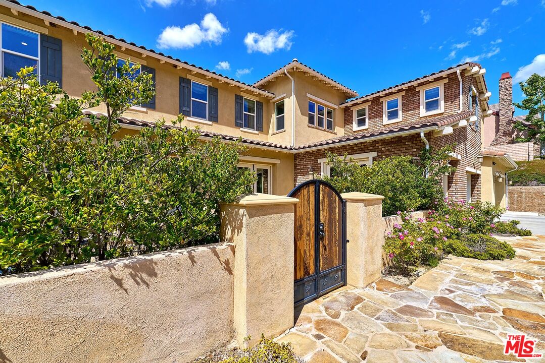 24950 Old Stone Way Stevenson Ranch, CA 91381 - Photo 5 of 59
