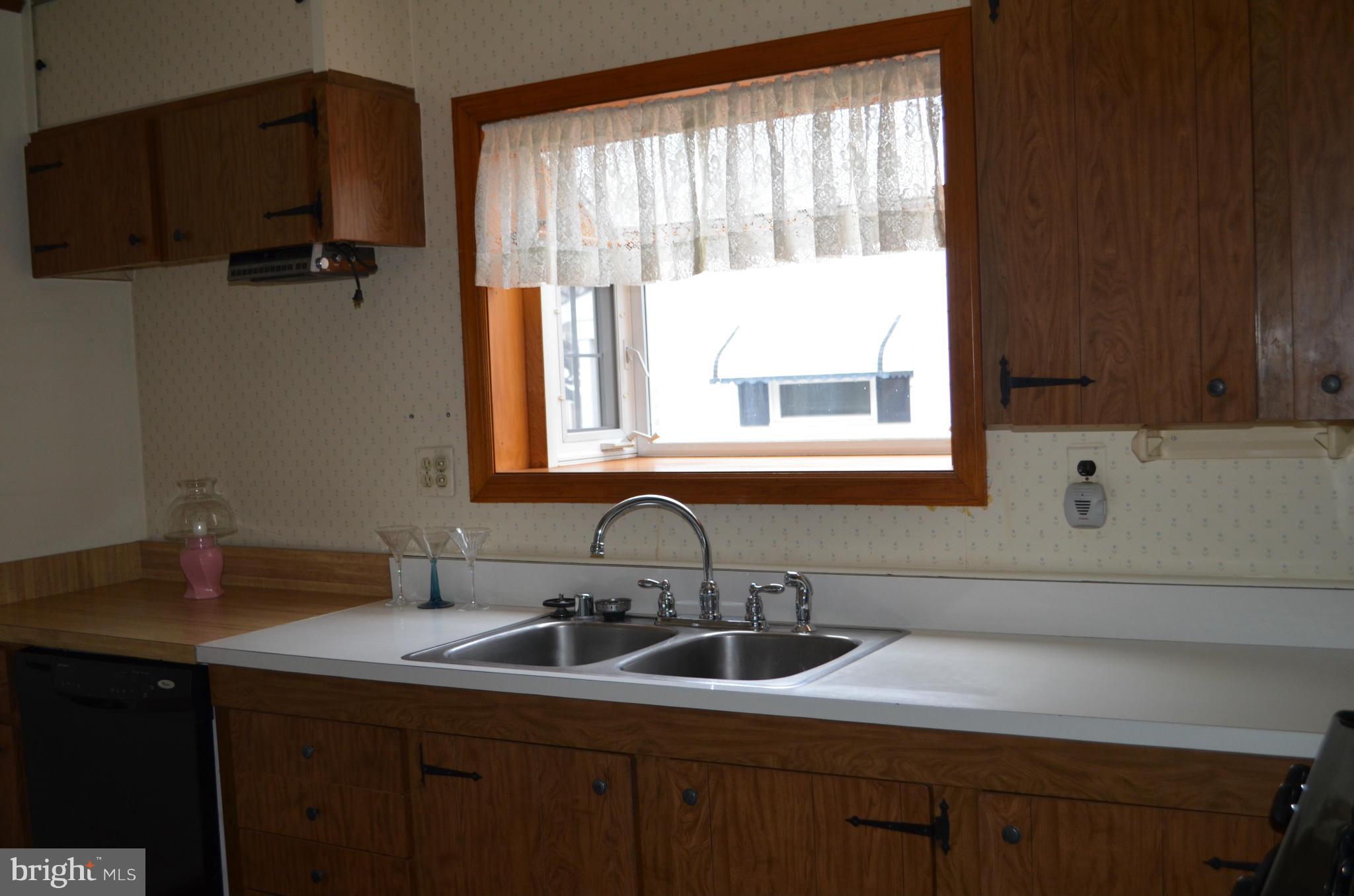1403 Woodbridge Road Baltimore, MD 21228 - Photo 14 of 30 Kitchen