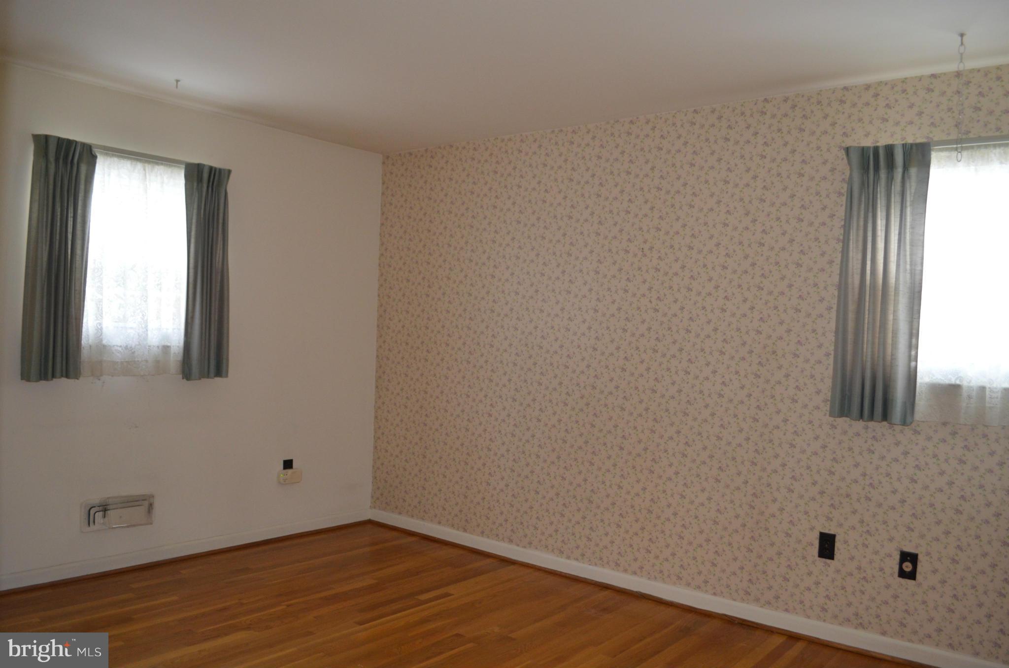 1403 Woodbridge Road Baltimore, MD 21228 - Photo 17 of 30 Bedroom (Master)