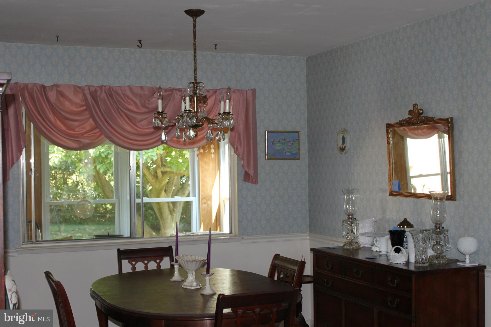 1403 Woodbridge Road Baltimore, MD 21228 - Photo 8 of 30 Dining Room
