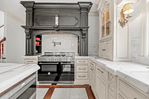 $2,295,000 | 1110 Fox Glen Drive, St. Charles, IL 60174