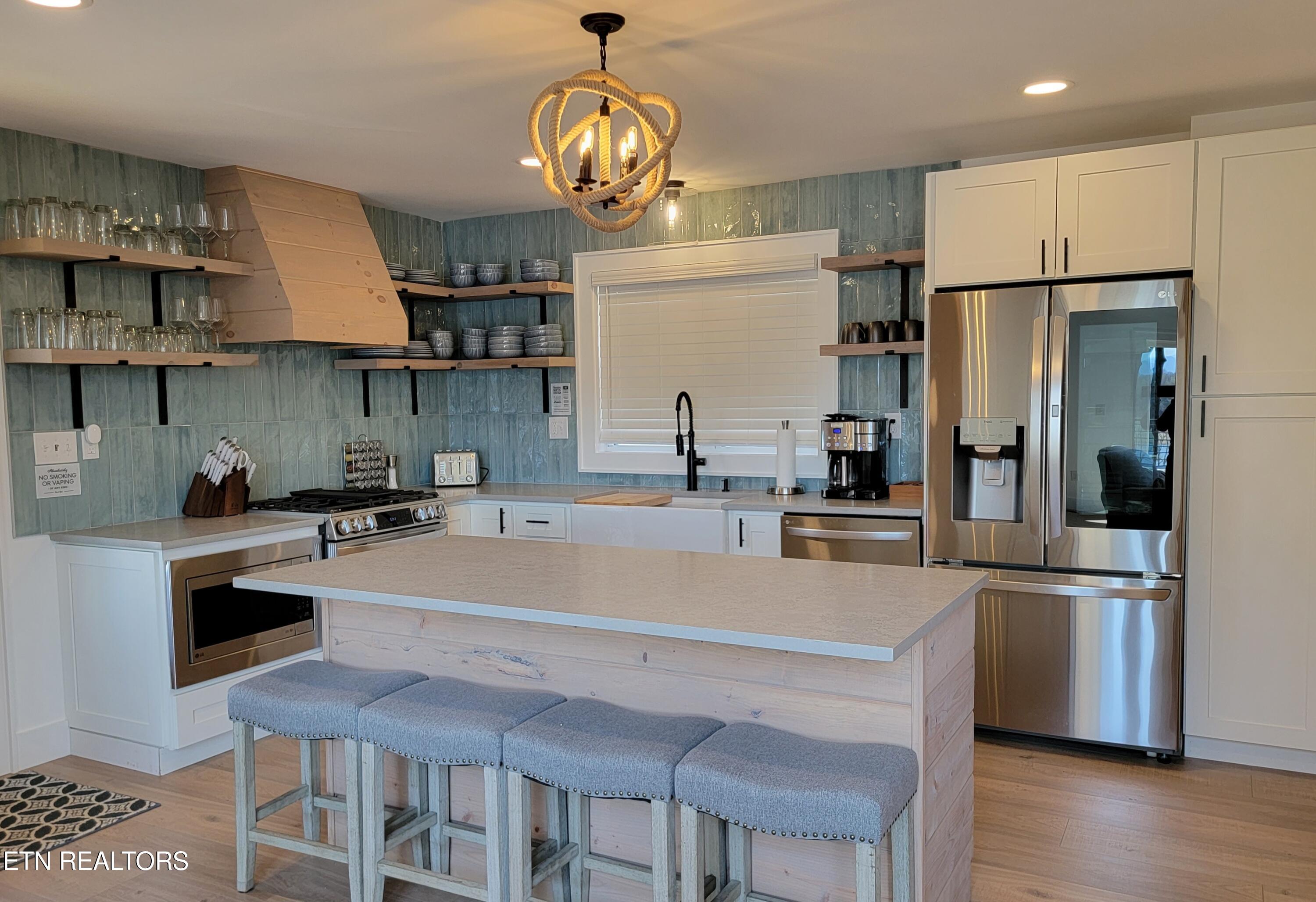 825 Plainview Drive Dandridge, TN 37725 - Photo 13 of 36 20230330_115302