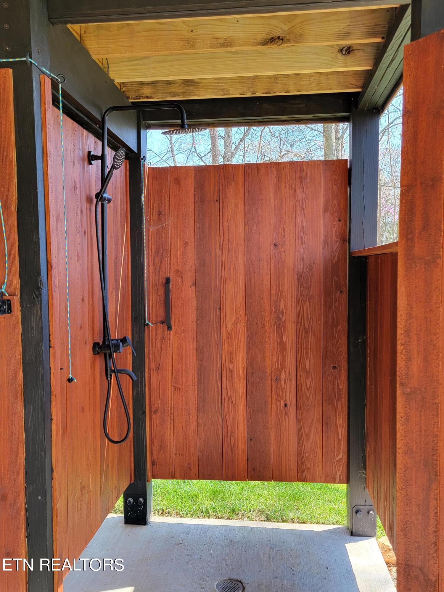 825 Plainview Drive Dandridge, TN 37725 - Photo 25 of 36 20230330_120725