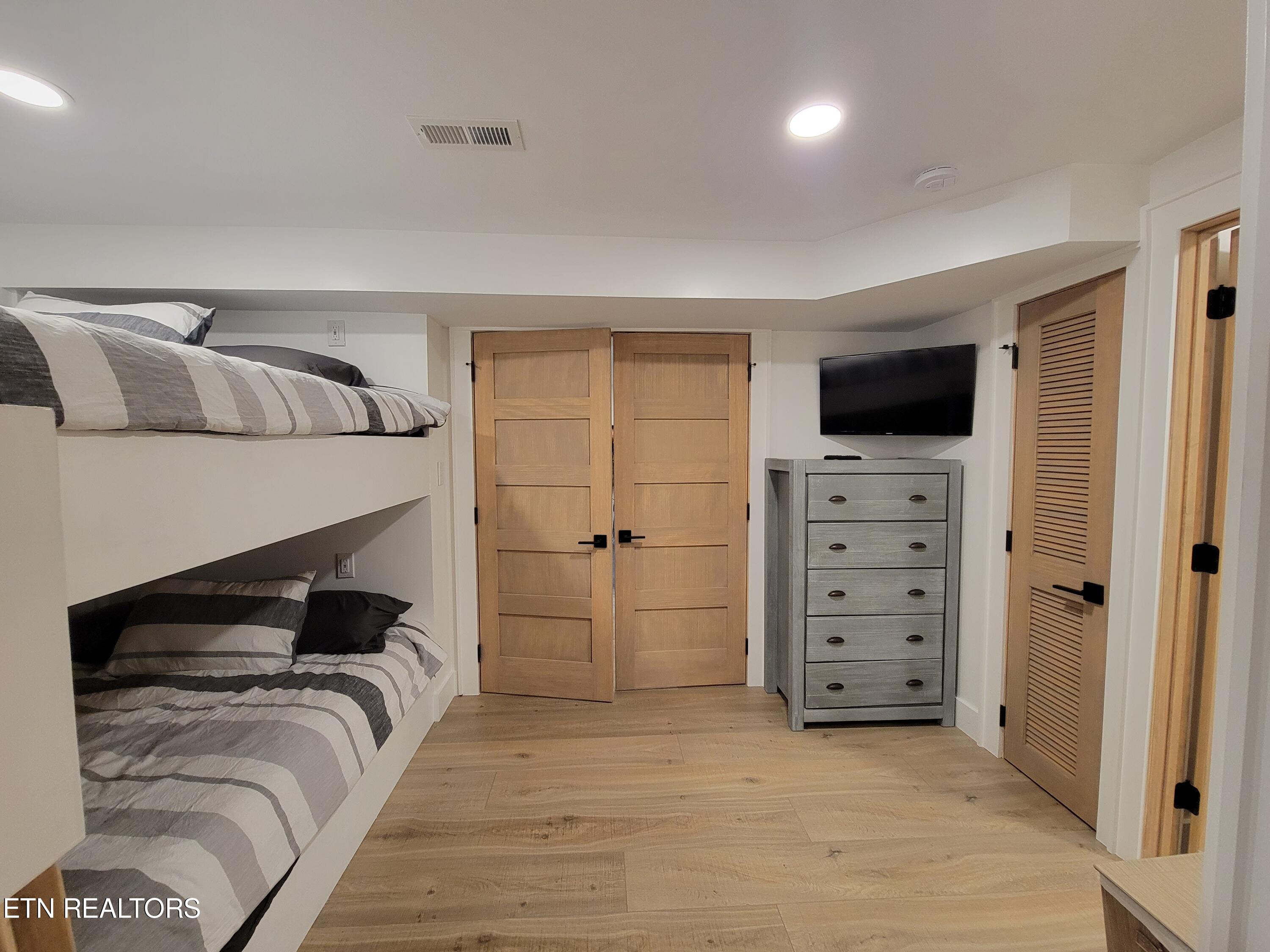 825 Plainview Drive Dandridge, TN 37725 - Photo 30 of 36 20230407_174005