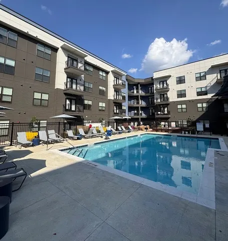 $2,643 | 1420 West Diehl Road, Unit 234, Naperville, IL 60563