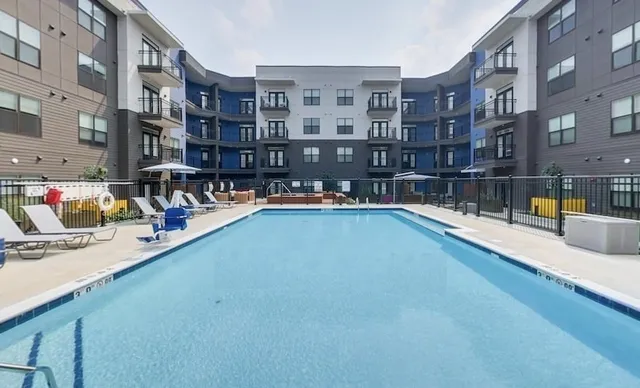 $2,643 | 1420 West Diehl Road, Unit 234, Naperville, IL 60563