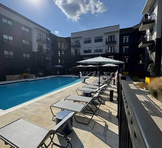 $2,643 | 1420 West Diehl Road, Unit 234, Naperville, IL 60563