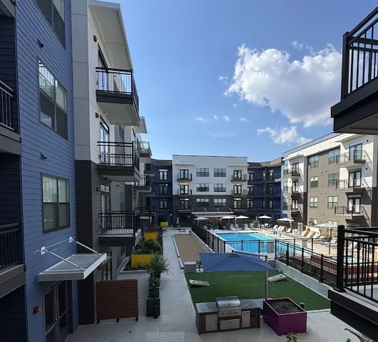 $2,643 | 1420 West Diehl Road, Unit 234, Naperville, IL 60563