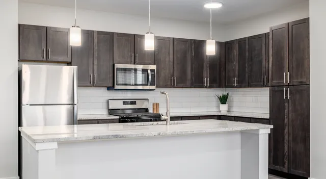 $2,643 | 1420 West Diehl Road, Unit 234, Naperville, IL 60563