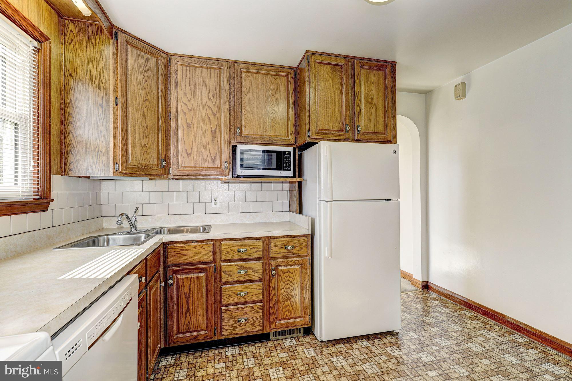 4306 East Joppa Road Nottingham, MD 21236 - Photo 15 of 43 Kitchen