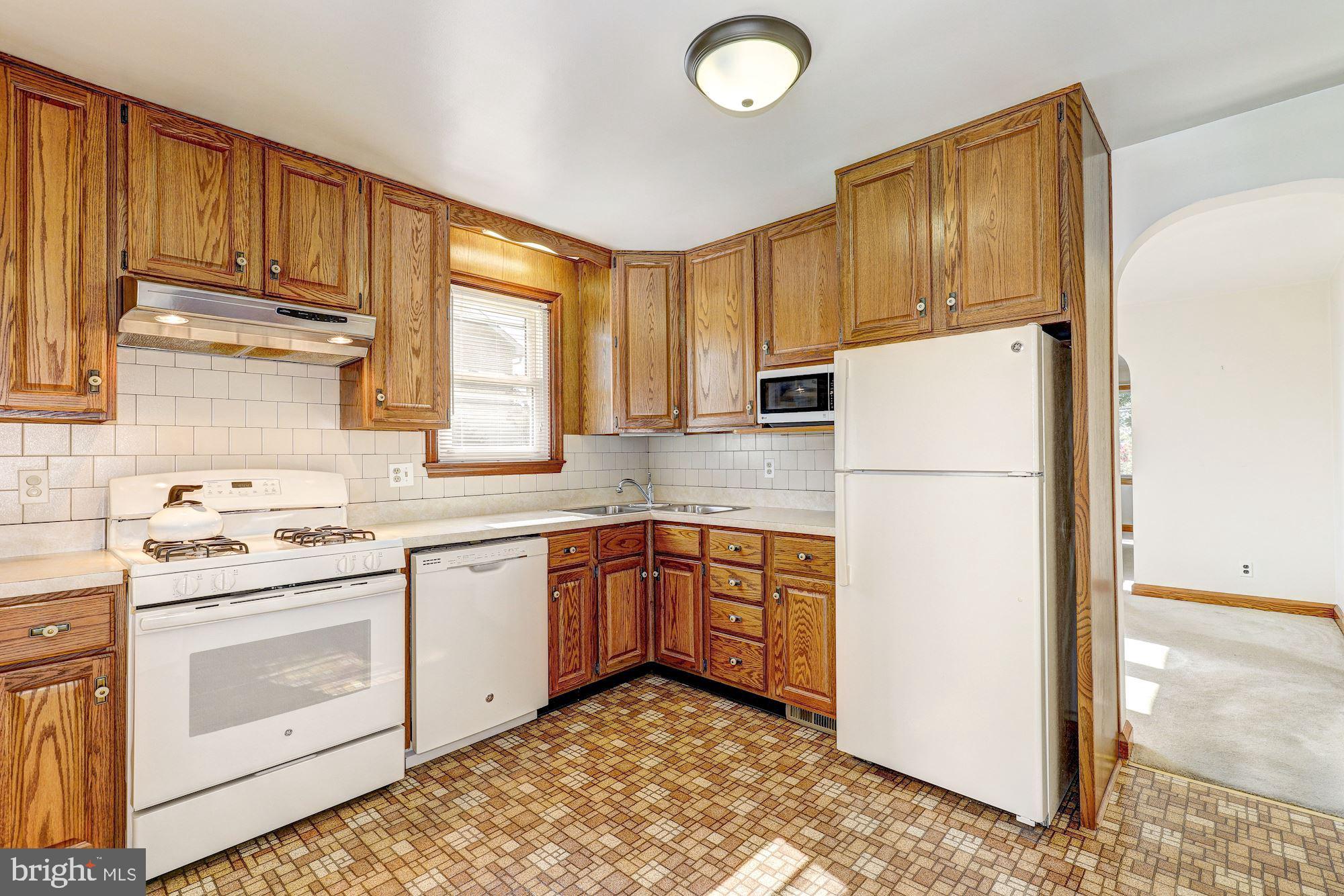 4306 East Joppa Road Nottingham, MD 21236 - Photo 16 of 43 Kitchen