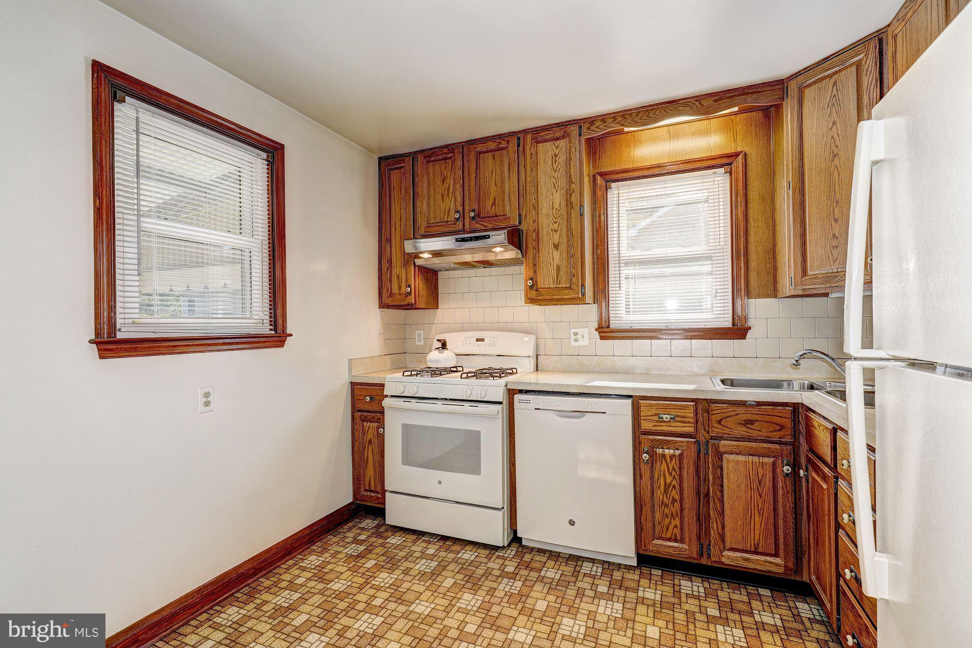4306 East Joppa Road Nottingham, MD 21236 - Photo 17 of 43 Kitchen