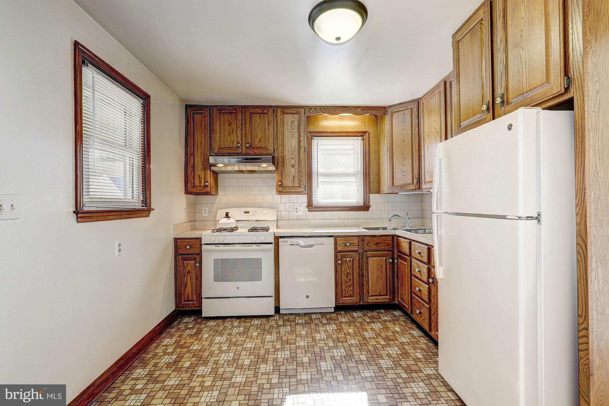 4306 East Joppa Road Nottingham, MD 21236 - Photo 18 of 43 Kitchen