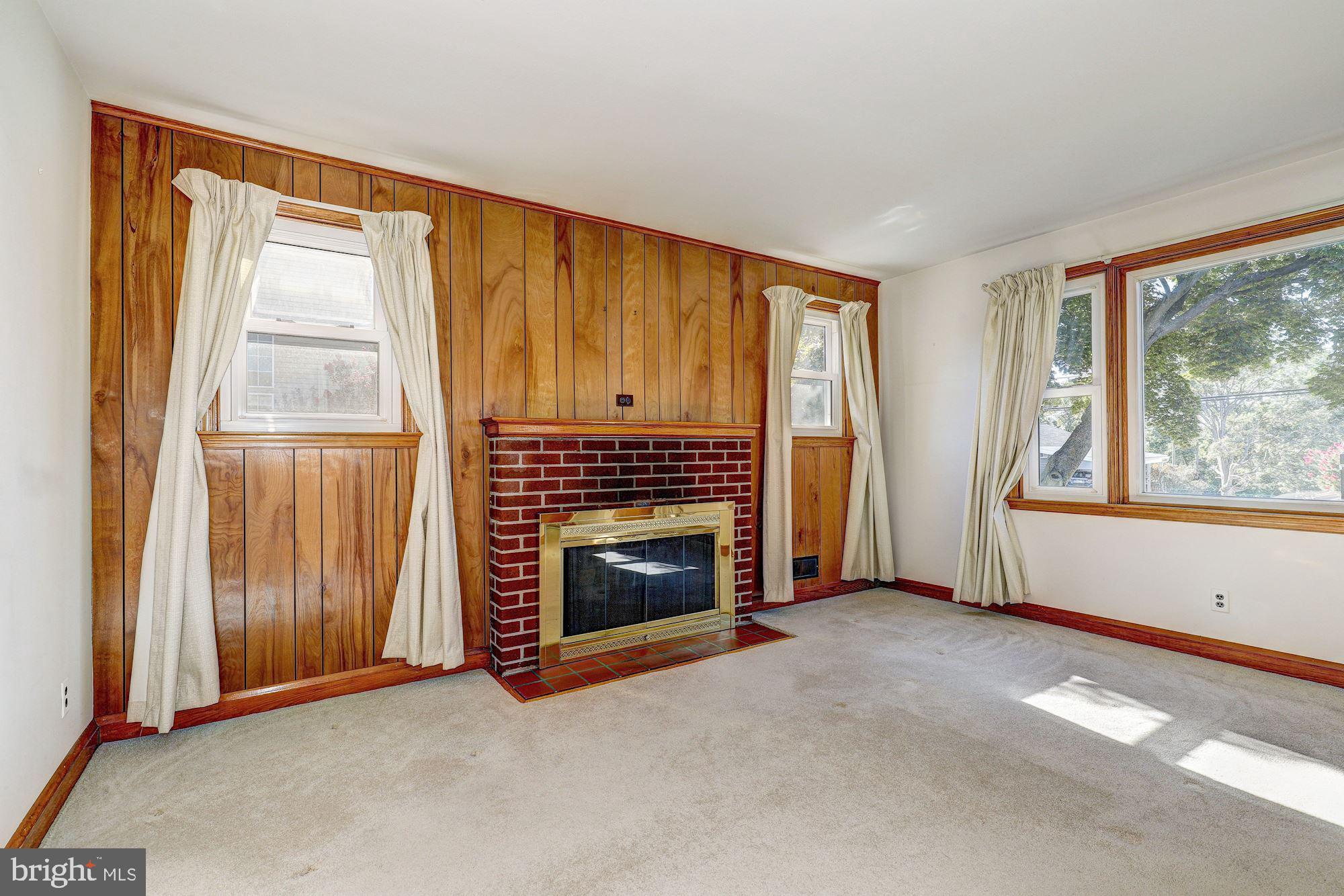 4306 East Joppa Road Nottingham, MD 21236 - Photo 9 of 43 Living Room