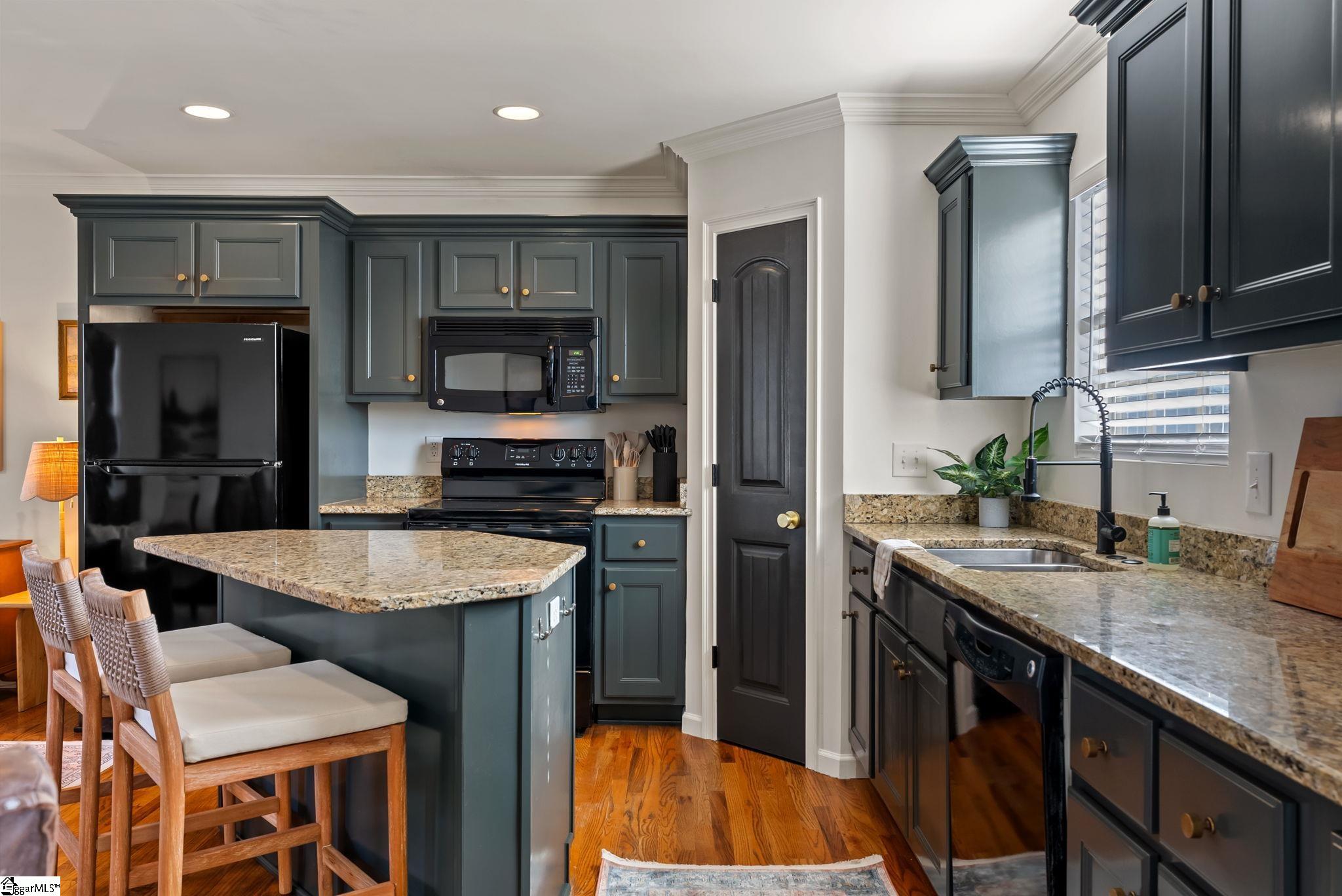 7 Hamilton Avenue Greenville, SC 29601 - Photo 14 of 38