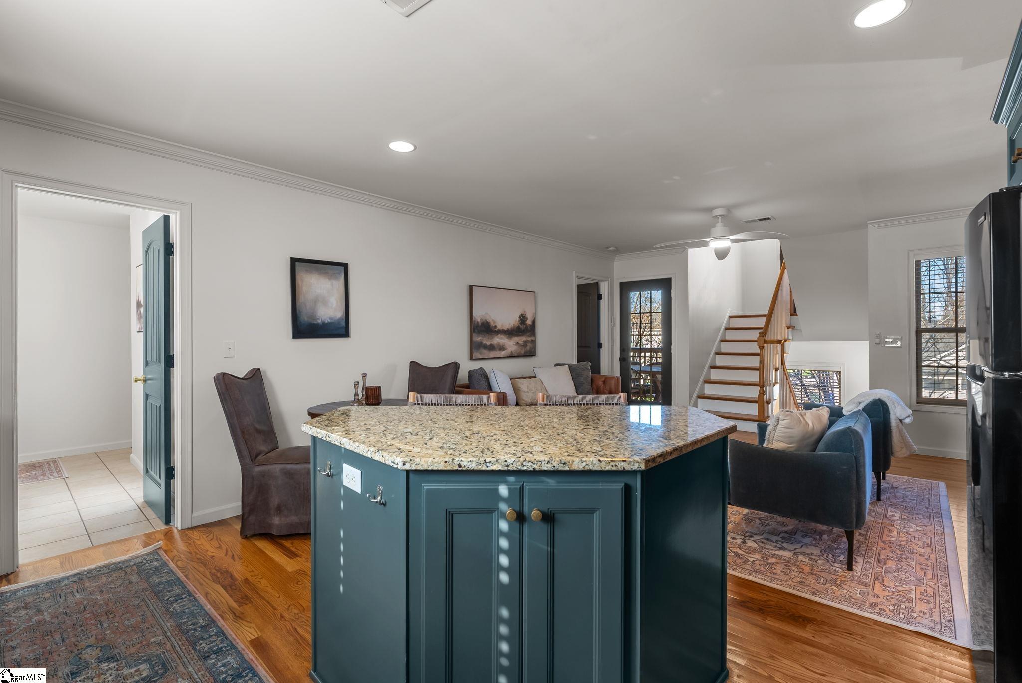 7 Hamilton Avenue Greenville, SC 29601 - Photo 16 of 38