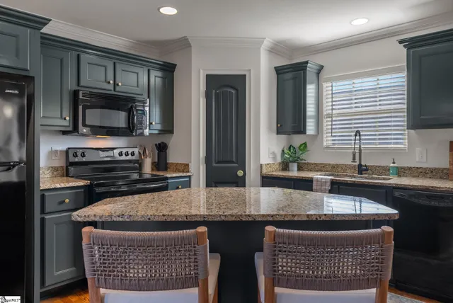 $4,250 | 7 Hamilton Avenue, Greenville, SC 29601