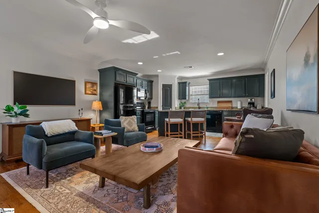 $4,250 | 7 Hamilton Avenue, Greenville, SC 29601