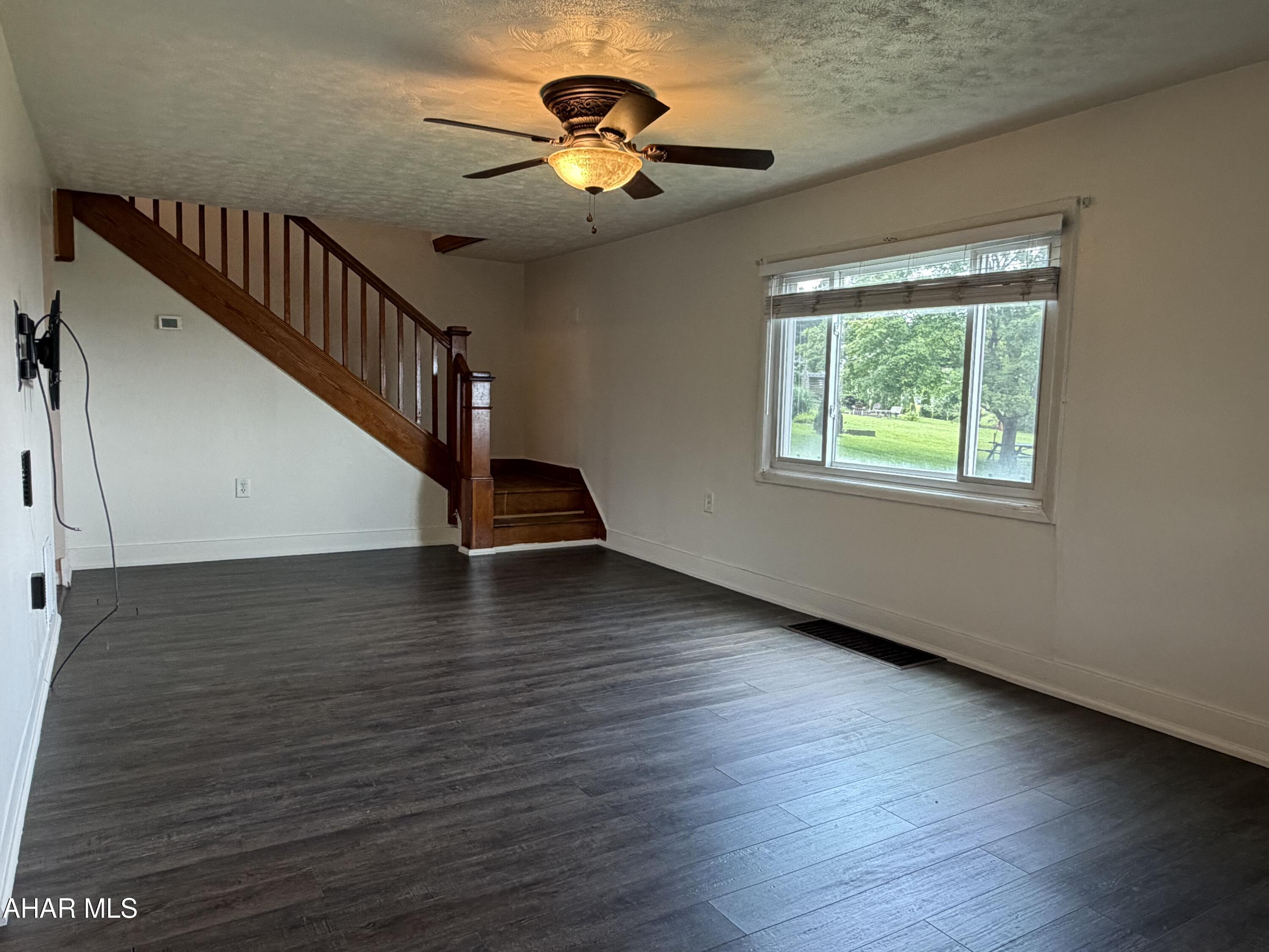 922 Middle Street Gallitzin, PA 16641 - Photo 11 of 40