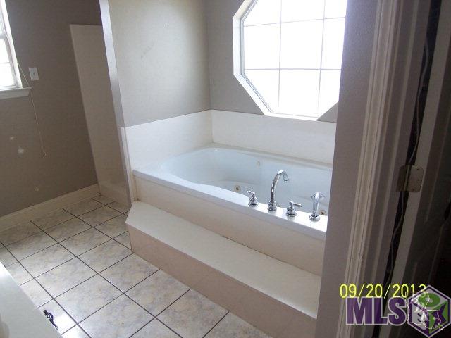 115 Magnolia Street Raceland, LA 70394 - Photo 6 of 10 Master Bathroom