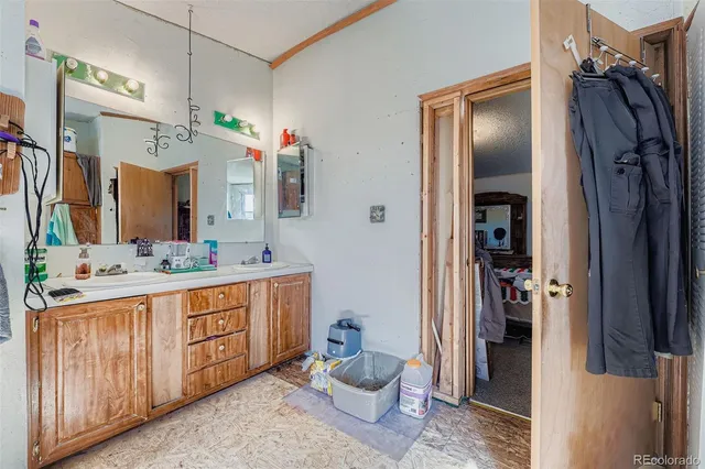 $725,000 | 1050 South Dutch Valley Road, Bennett, CO 80102