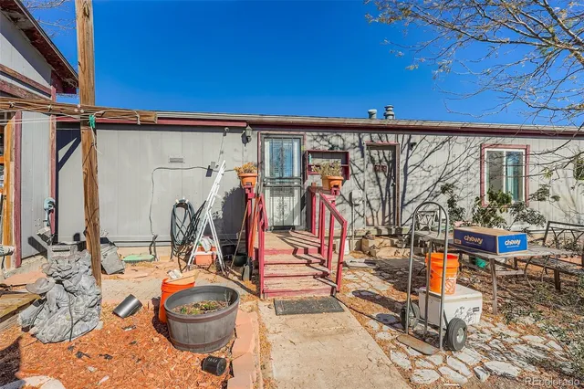 $725,000 | 1050 South Dutch Valley Road, Bennett, CO 80102