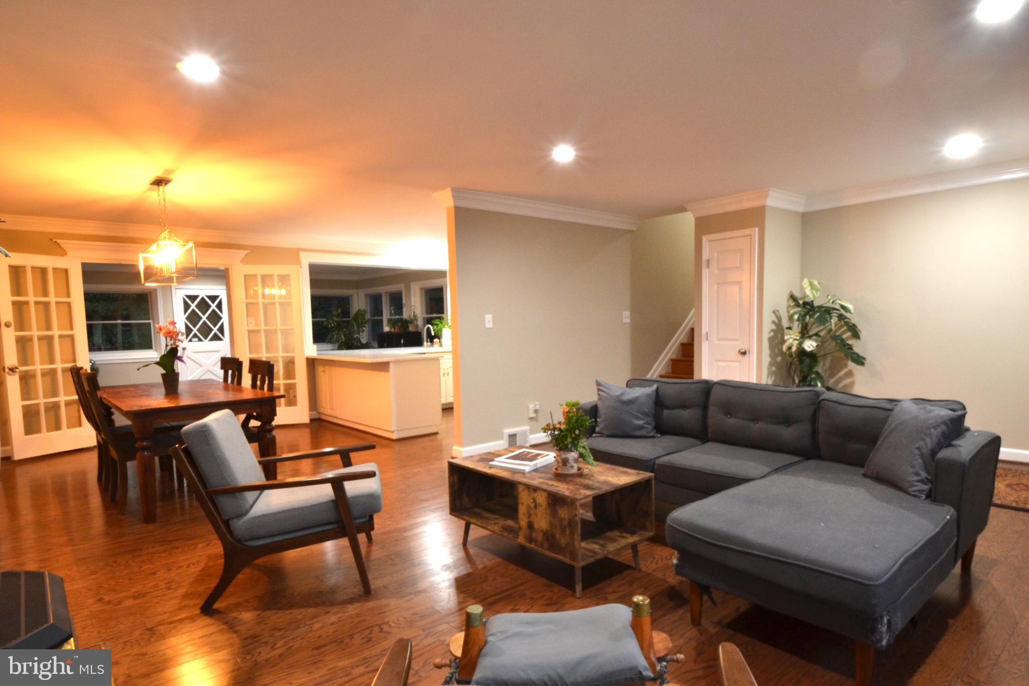 6015 Loretto Street Springfield, VA 22150 - Photo 3 of 26