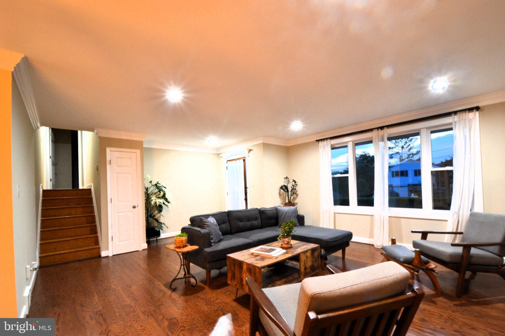 6015 Loretto Street Springfield, VA 22150 - Photo 4 of 26