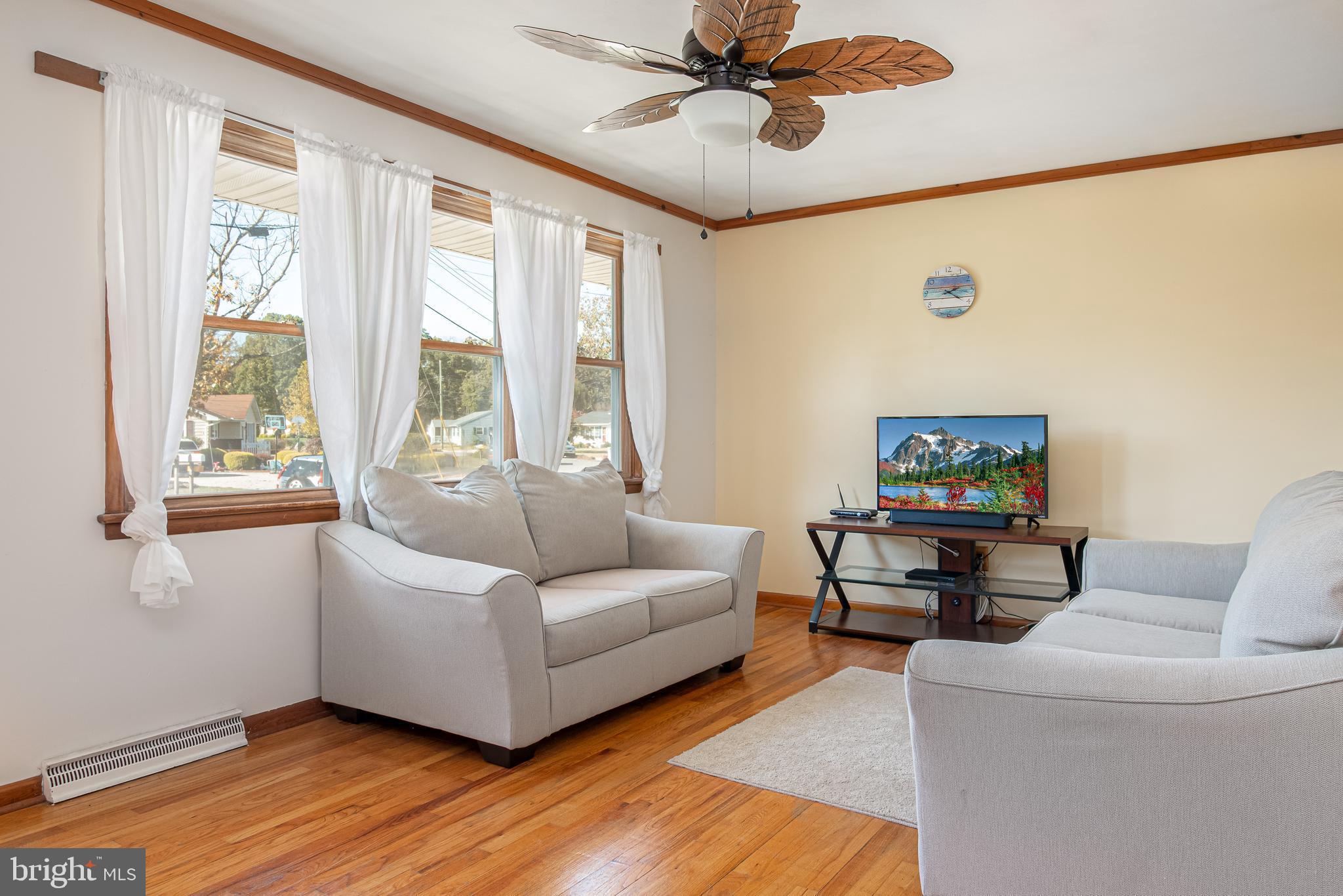 1243 Harding Road Vineland, NJ 08361 - Photo 8 of 19 Living Room