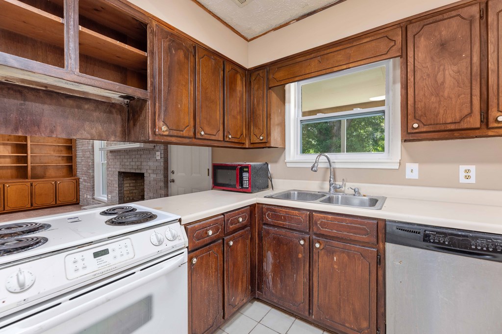 604 Pear Street West Point, GA 31833 - Photo 10 of 30