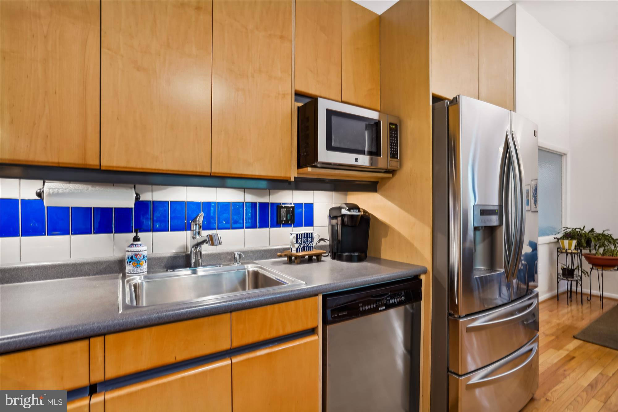 11823 Blue Spruce Road Reston, VA 20191 - Photo 9 of 86 Under cabinet lighting too.