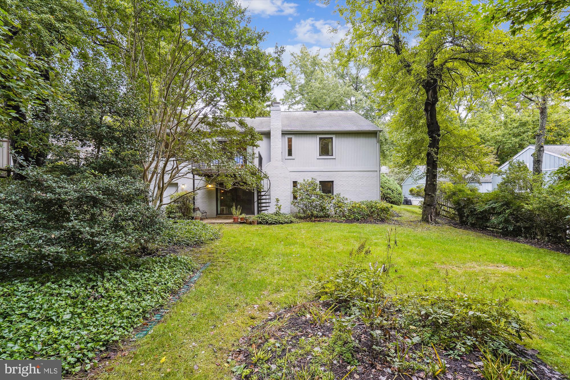 11823 Blue Spruce Road Reston, VA 20191 - Photo 42 of 86 Great backyard! See Virtual Tour!