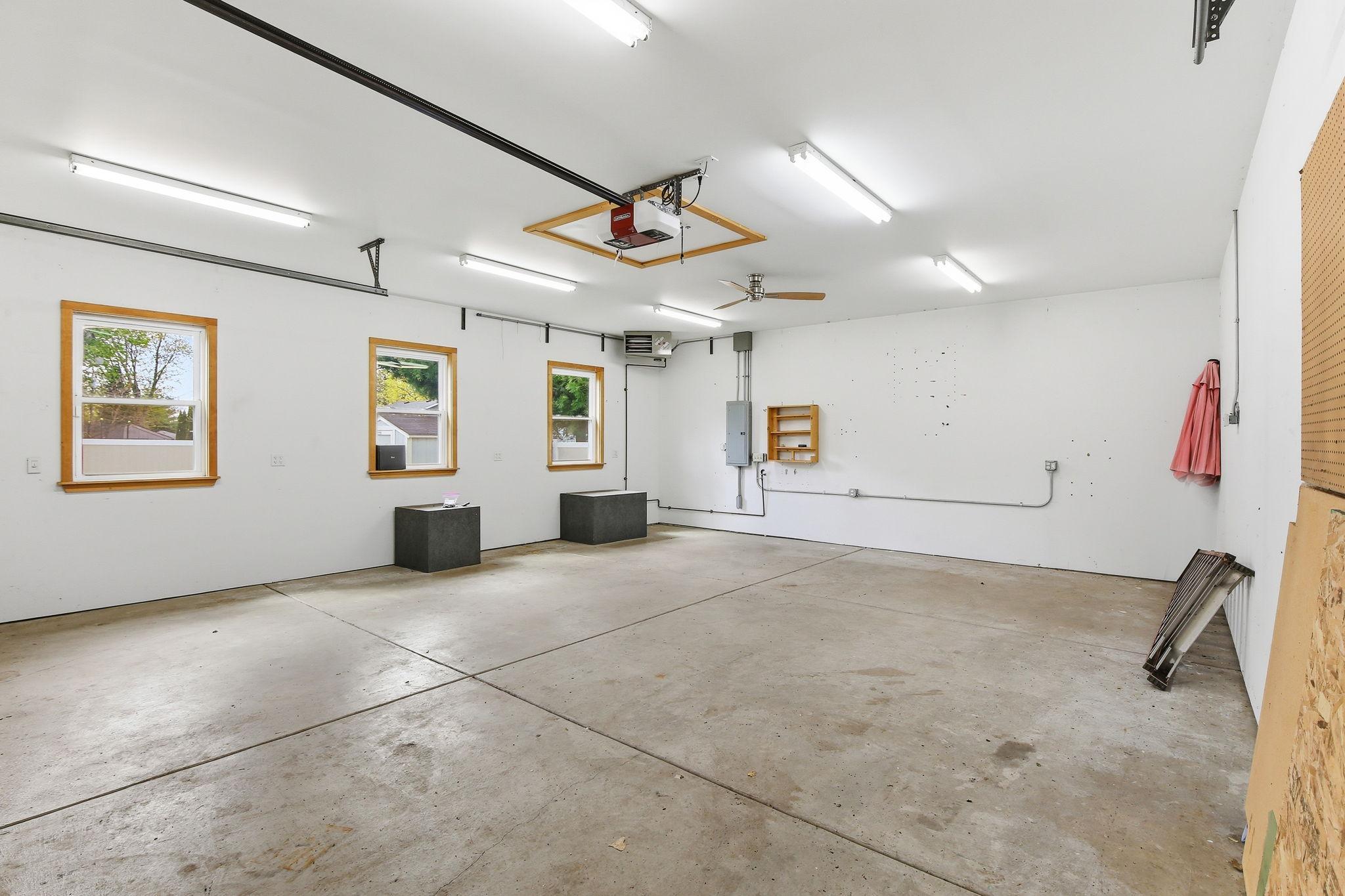 159 County Rd C2 West Roseville, MN 55113 - Photo 25 of 31 Gallery Image 25