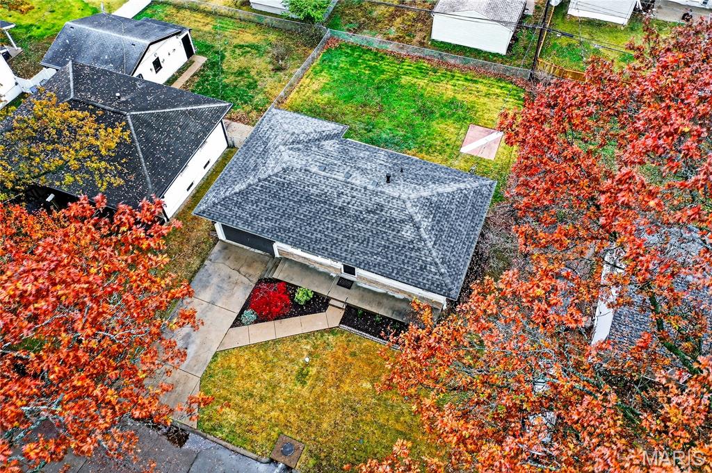 7813 Decatur Drive St. Louis, MO 63123 - Photo 2 of 37