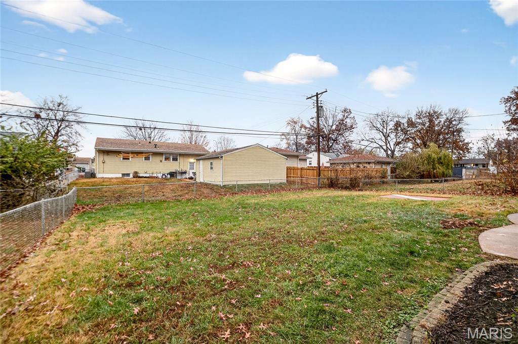 7813 Decatur Drive St. Louis, MO 63123 - Photo 31 of 37