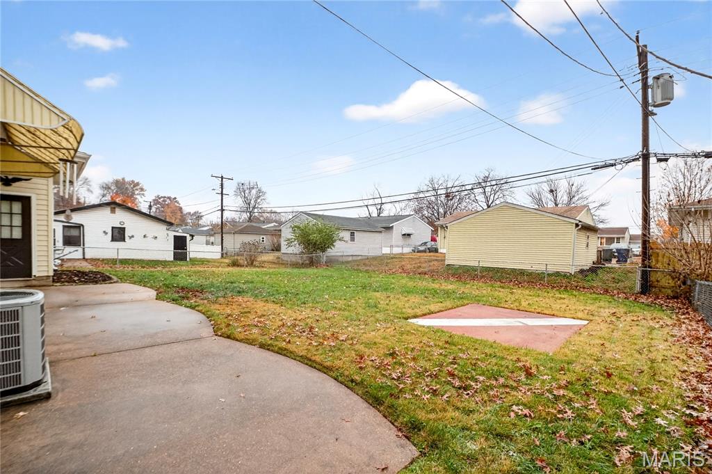 7813 Decatur Drive St. Louis, MO 63123 - Photo 33 of 37