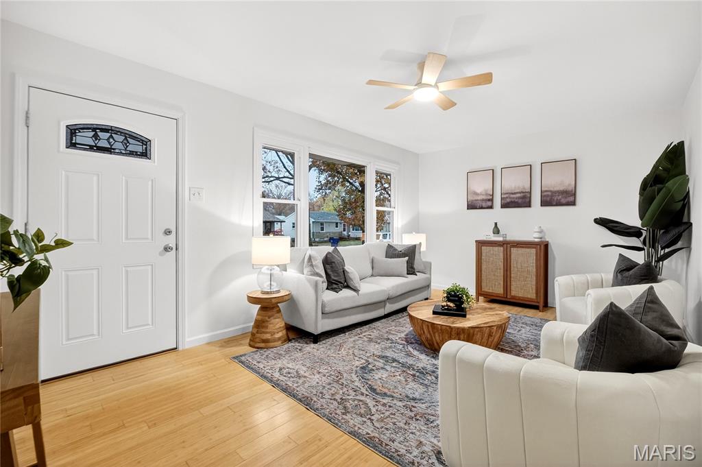 7813 Decatur Drive St. Louis, MO 63123 - Photo 6 of 37