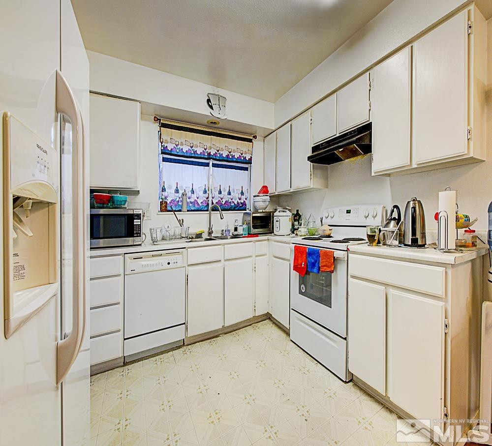 542 Smithridge Drive Reno, NV 89502 - Photo 11 of 18 Photo 11