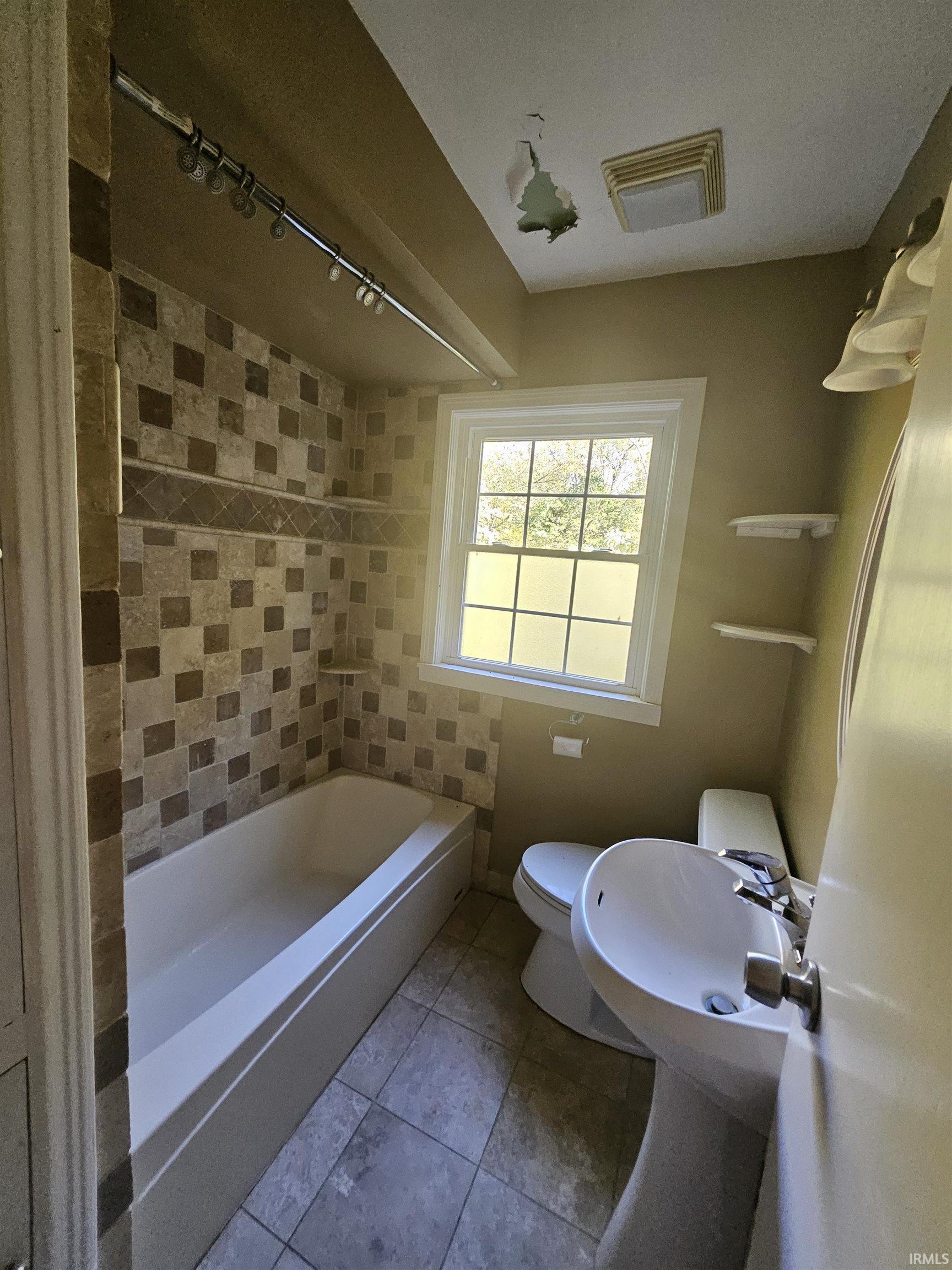315 West Evergreen Road Evansville, IN 47710 - Photo 9 of 32