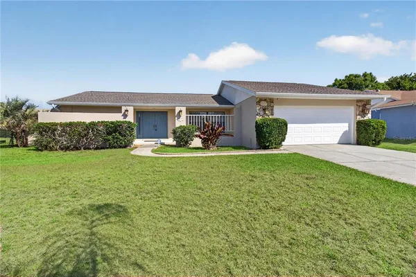 $425,000 | 23311 Dover Drive, Land O' Lakes, FL 34639