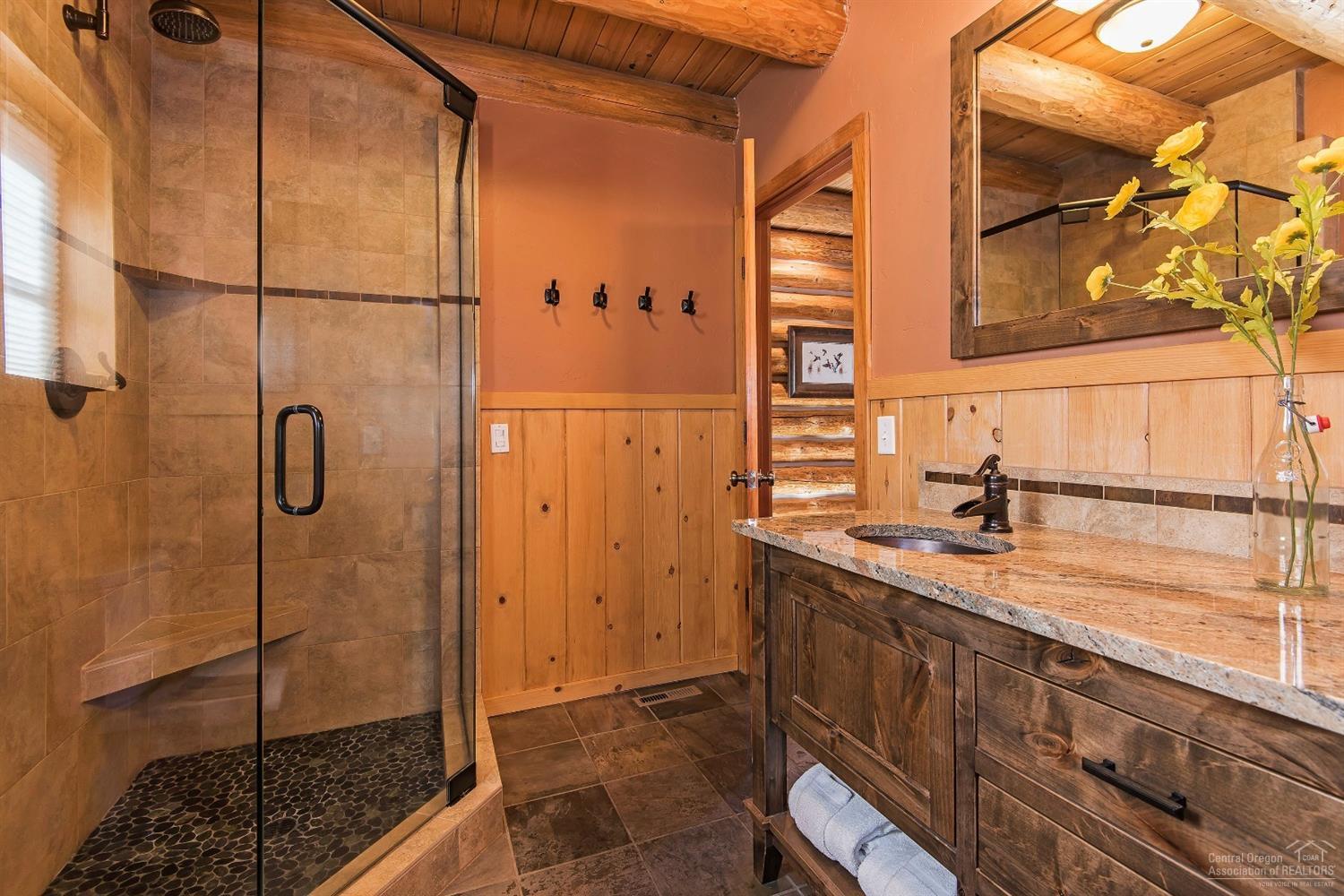 17350 Spring River Road Bend, OR 97707 - Photo 12 of 25 Gallery Image 12