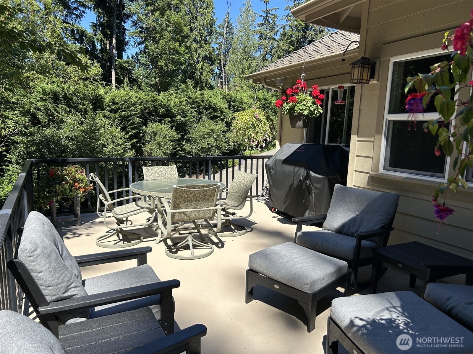 18210 Homeview Drive Edmonds, WA 98026 - Photo 8 of 34