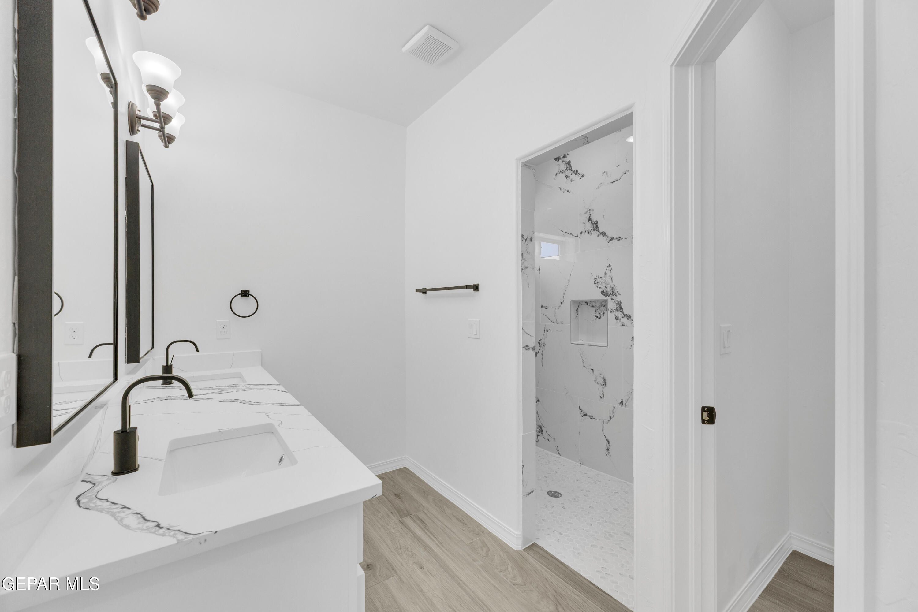 871 Country Club Road, Unit 4C El Paso, TX 79932 - Photo 24 of 50 13 (1)