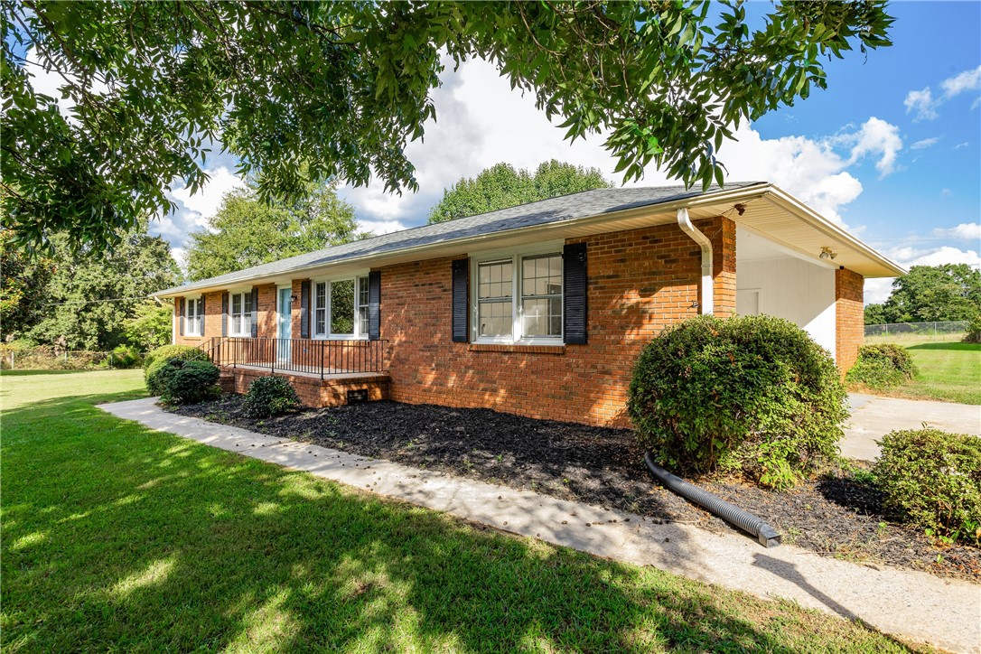 410 Harmony Road Anderson, SC 29624 - Photo 1 of 44