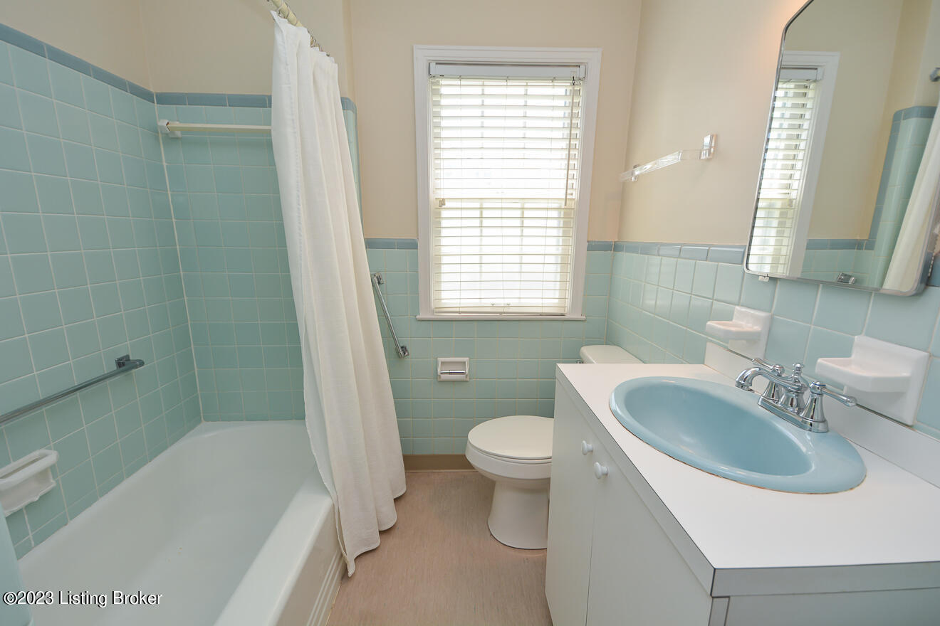 505 Brookview Road Louisville, KY 40207 - Photo 19 of 54 Primary Bath